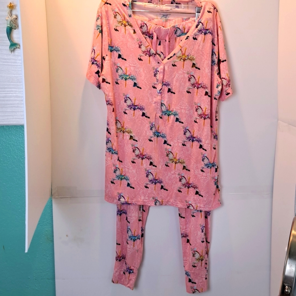 Posh planet medium bamboo viscose carousel horse pink pajamas